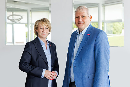 Gemeinsames Foto von Carola Zarth, Präsidentin der Handwerkskammer Berlin und Jürgen Wittke, Hauptgeschäftsführer der Handwerkskammer Berlin